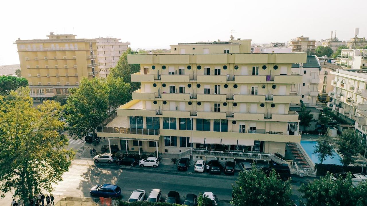 Hotel Beverly Rímini Exterior foto
